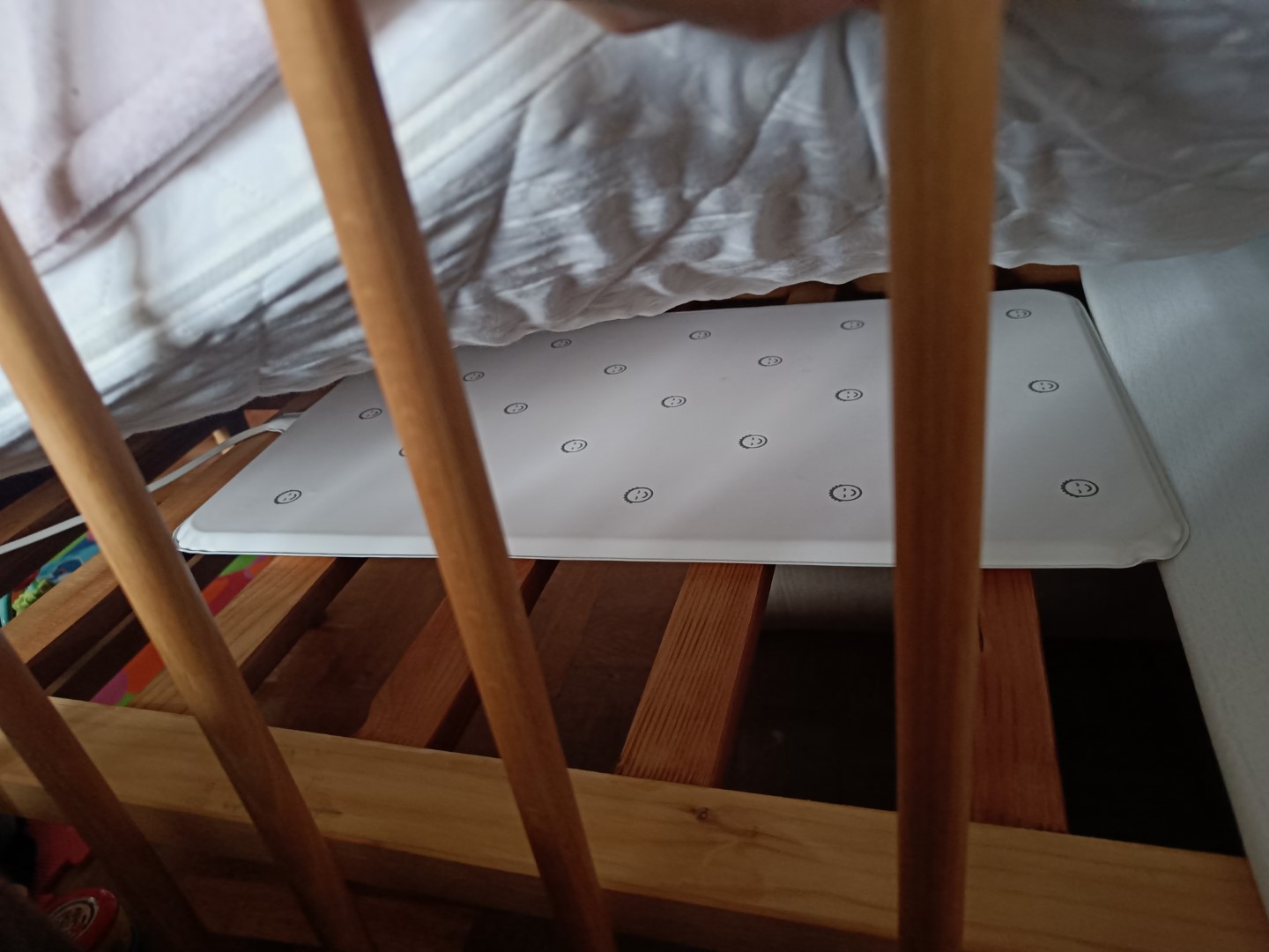 Umiestnenie monitora pod matracom Vyobrazenie Umiestnenie monitora pod matracom