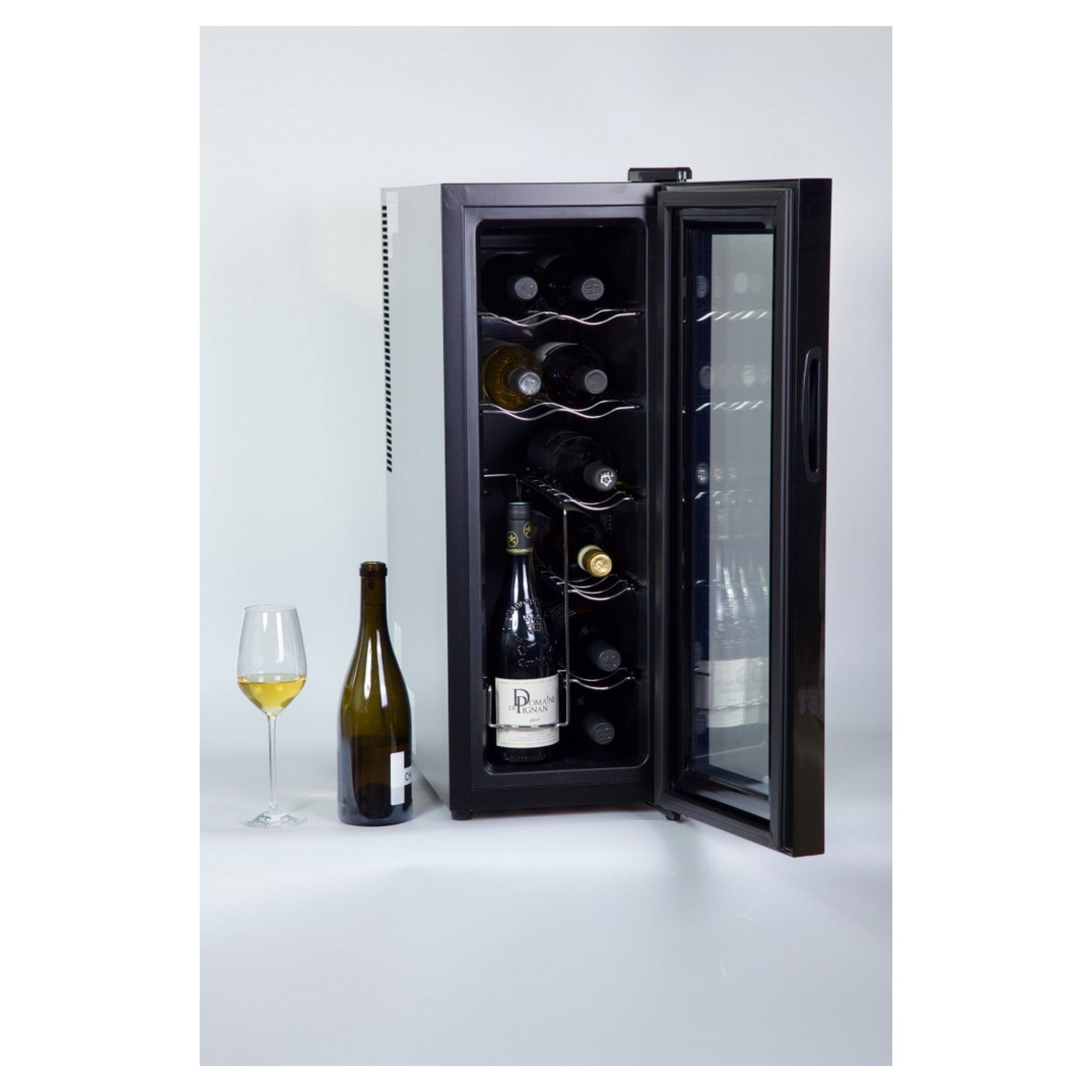 Malá vinotéka na 12 fliaš Vyobrazenie Malá vinotéka na 12 fliaš