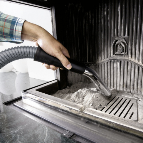 Vysávač predstavuje optimálne riešenie výhradne na vysávanie popola Vysávač predstavuje optimálne riešenie výhradne na vysávanie popola