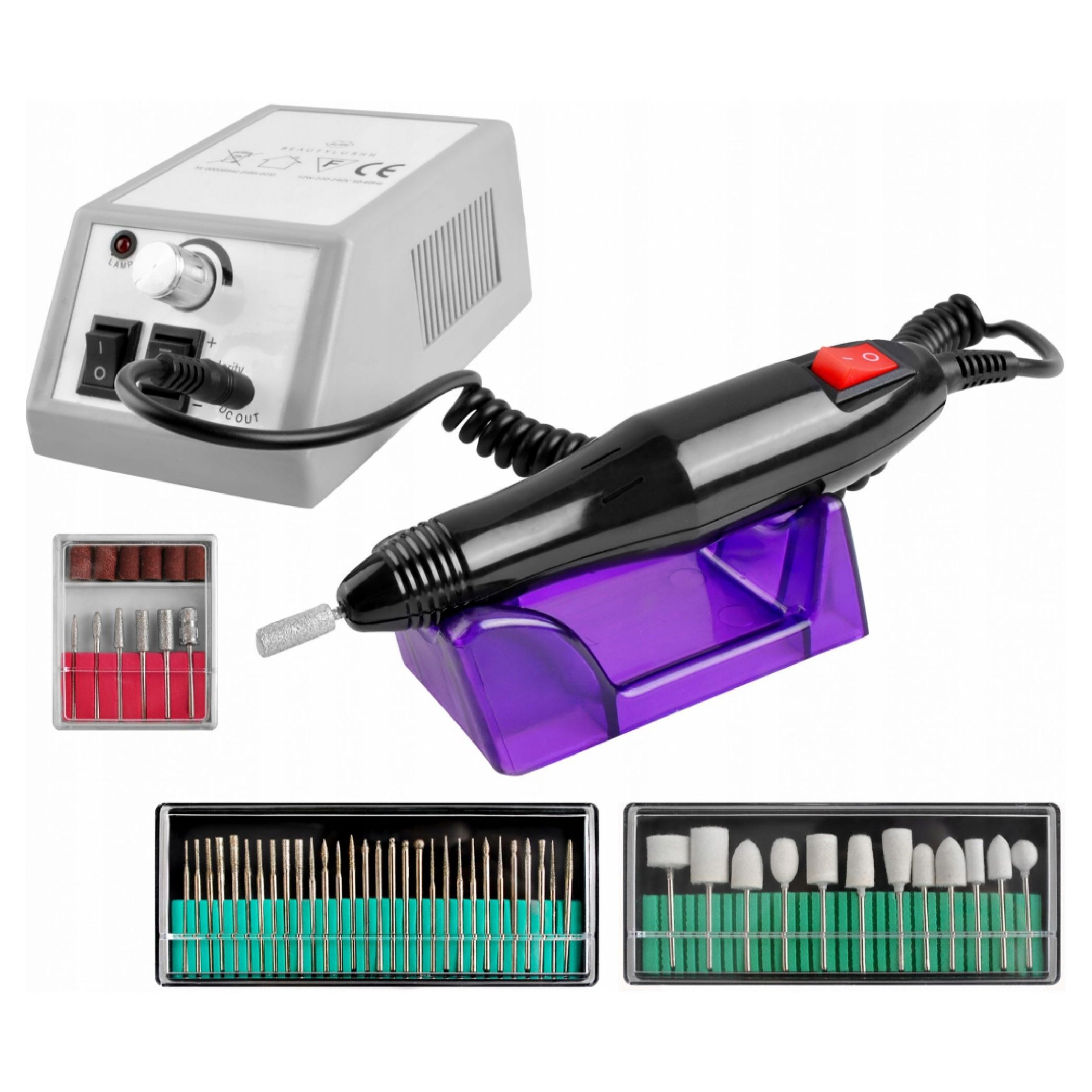 Model so sadou rôznych nadstavcov Vyobrazenie Model so sadou rôznych nadstavcov